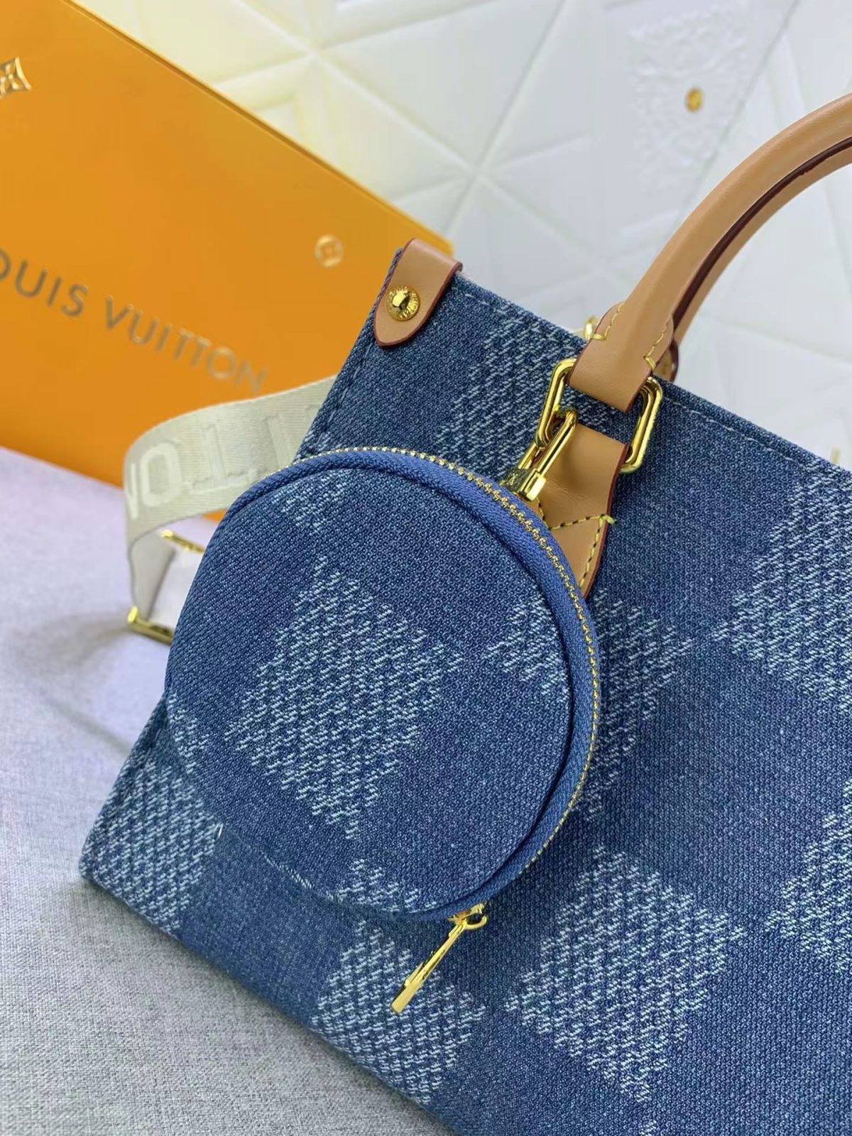 Louis Vuitton Monogram Reverse Giant Toron Denim Cowboy Women Shopping Bags 25*19*11.5cm - Image 5