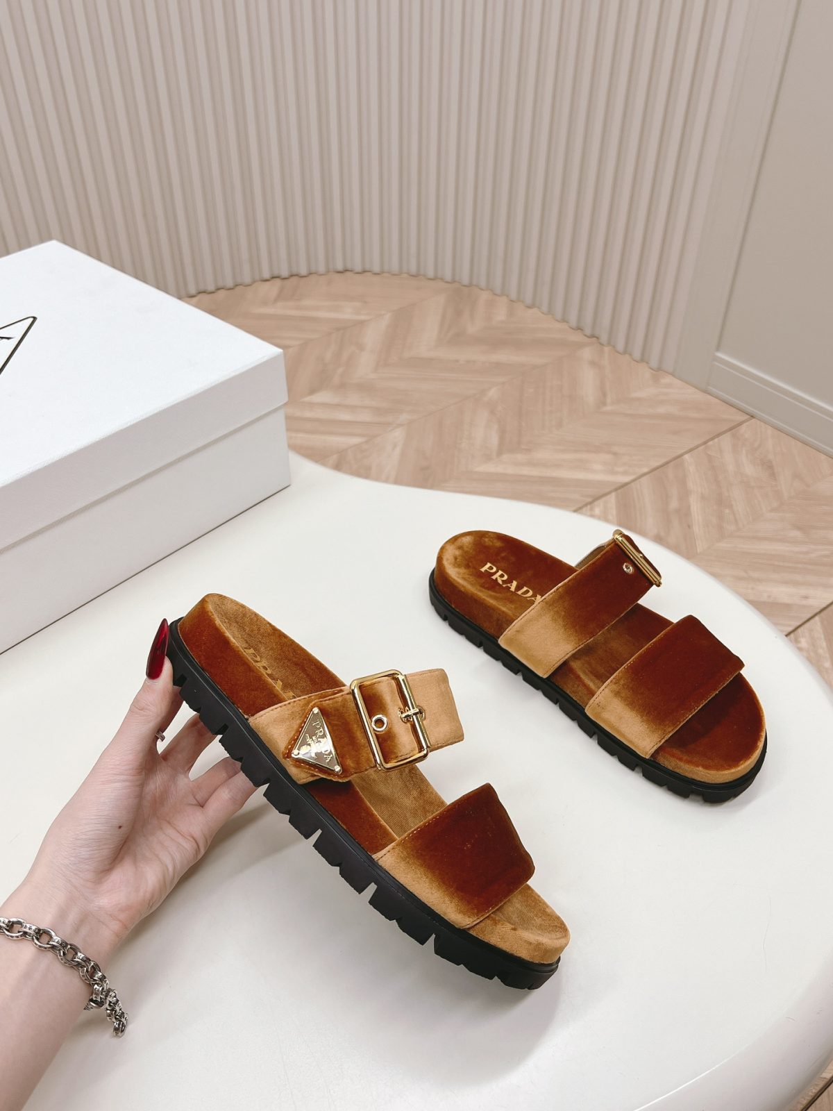 Prada 2024ss Slippers Size 36-40 - Image 5