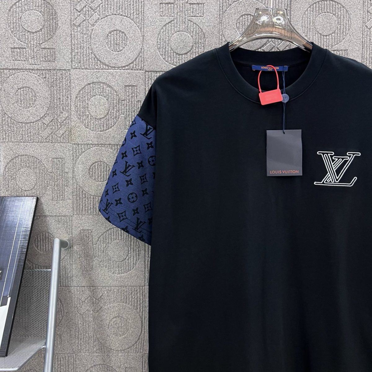 Louis Vuitton T Shirt  Embroider Logo Size XS-L - Image 8