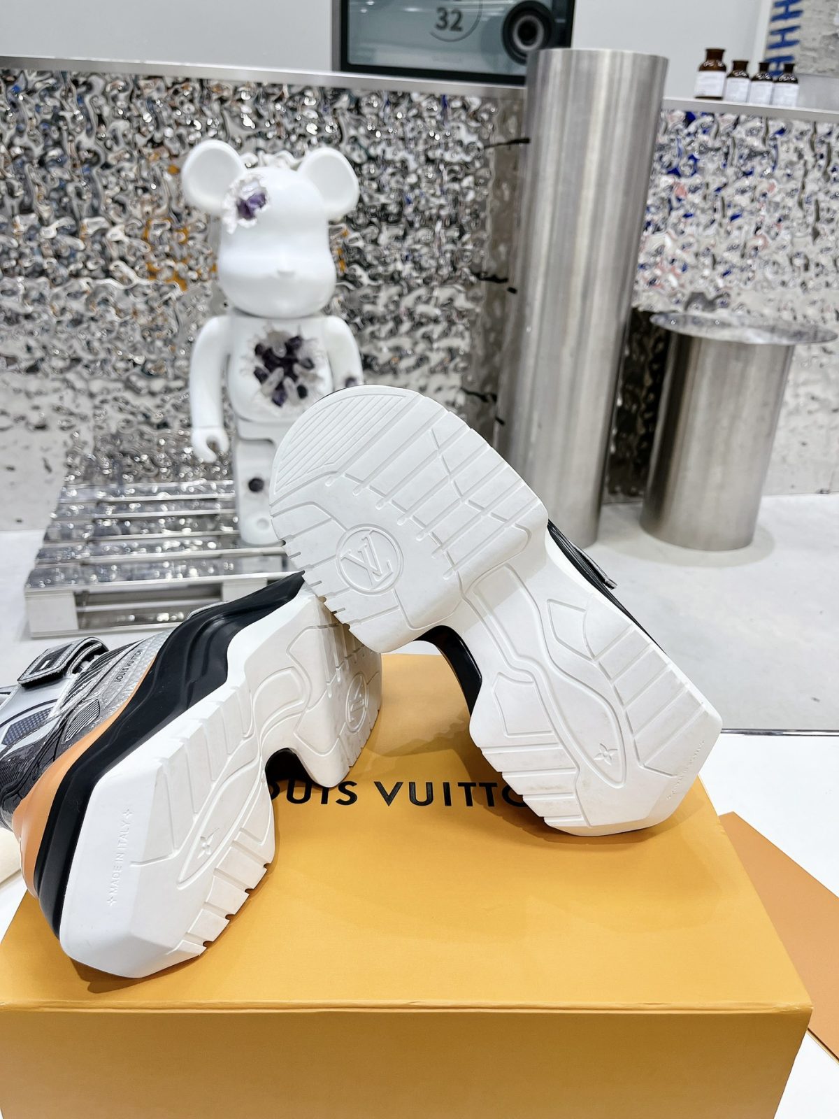Louis Vuitton Cruise23 Archlight 2.0 Sneaker Size 36-41 - Image 9