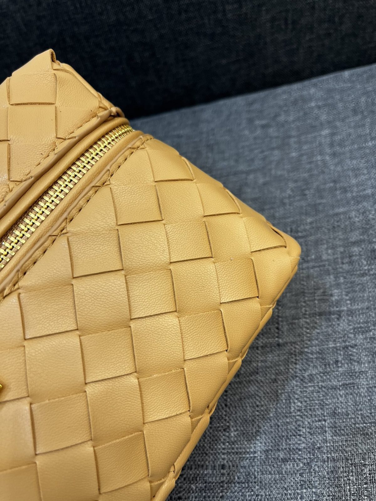 Bottega Veneta Vanity Case Shoulder Bags 24*13*6cm - Image 7