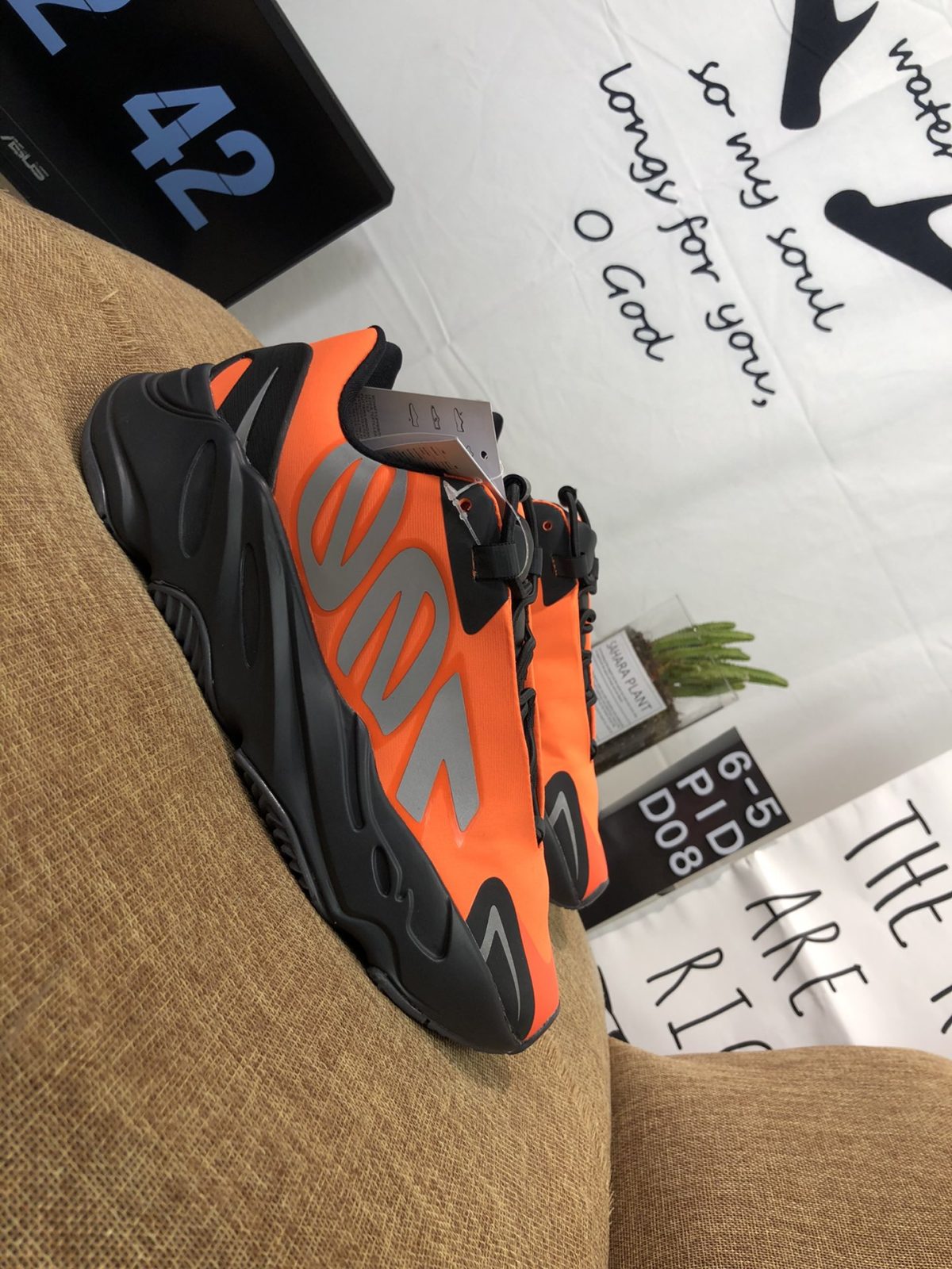 Yeezy 700 V2 Mens/Women's Sneakers Shoes 36 - 45 - Image 6