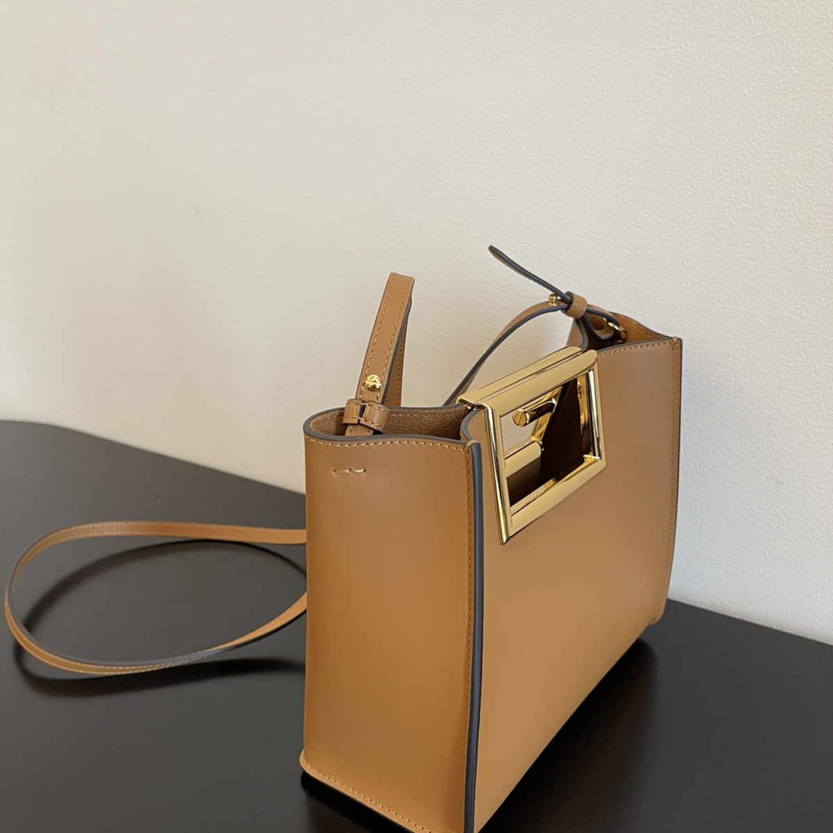Fendi New Shoulder Bags 20*17*9cm - Image 2