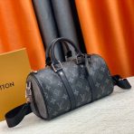 Louis Vuitton Keepall Bandoulière 25 Bags for Men - Image 2