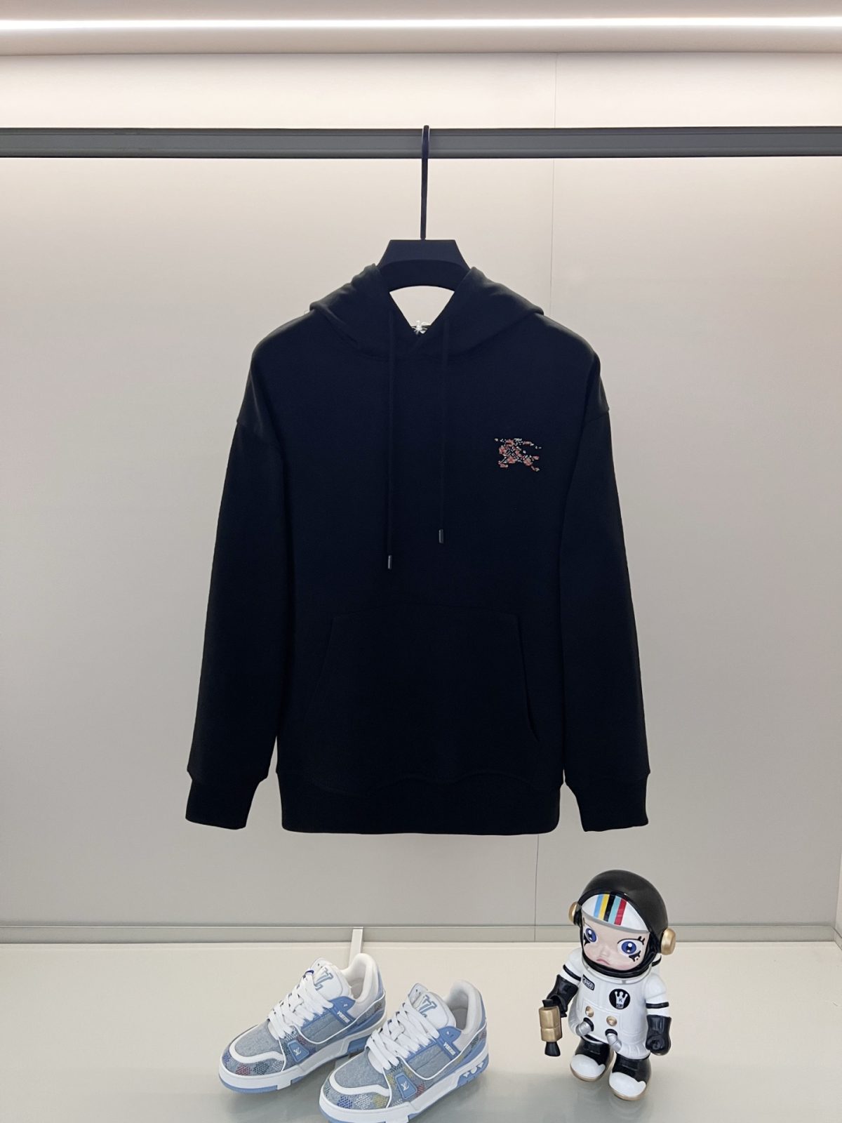 Burberry Unisex Sweatshirt Size S-XL - Image 1