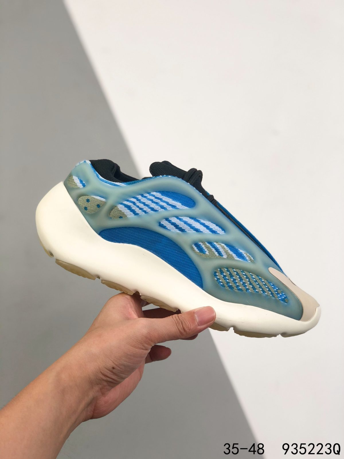 Yeezy 700 V3 Mens/Women's Sneakers Shoes 35 - 48 - Image 4