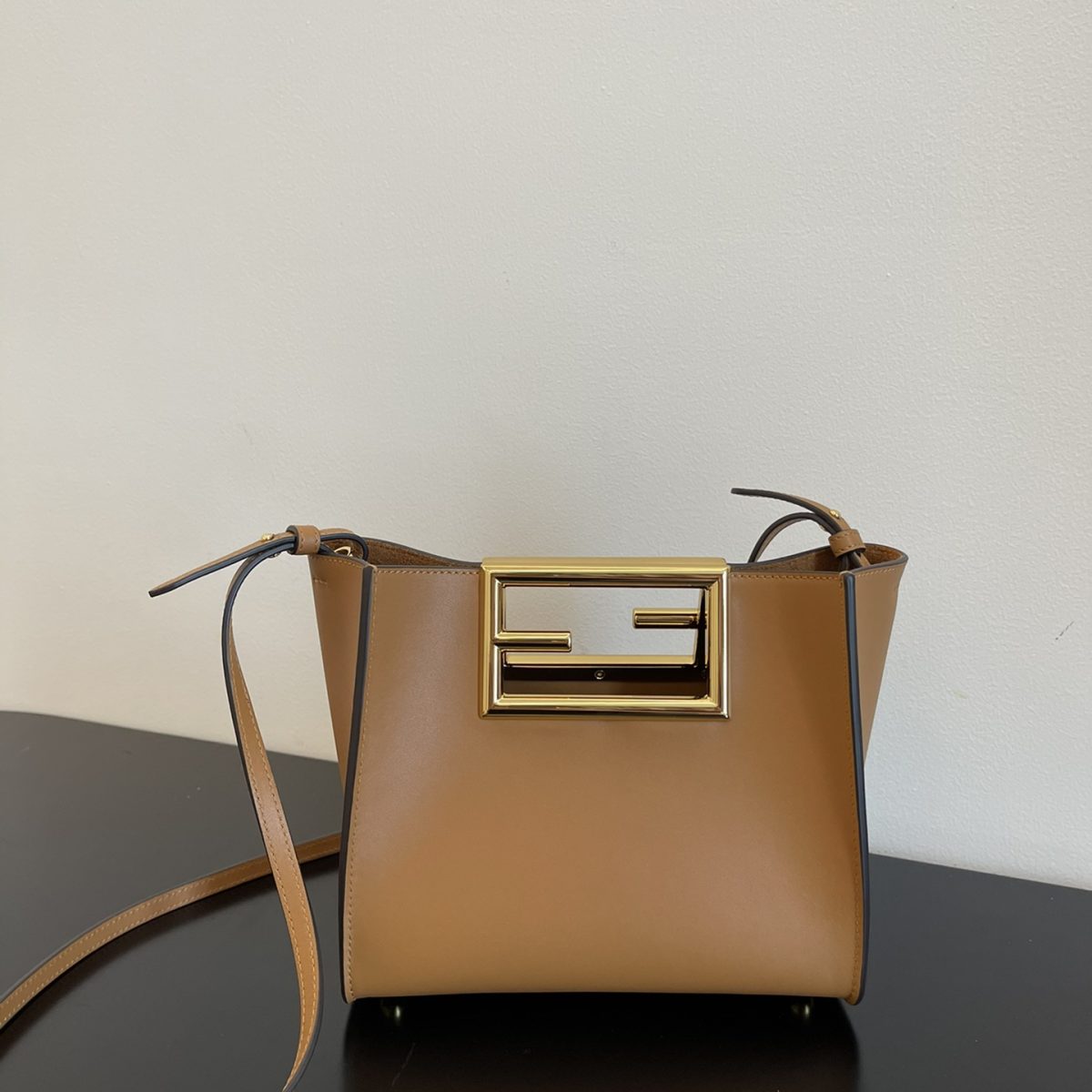 Fendi New Shoulder Bags 20*17*9cm - Image 1