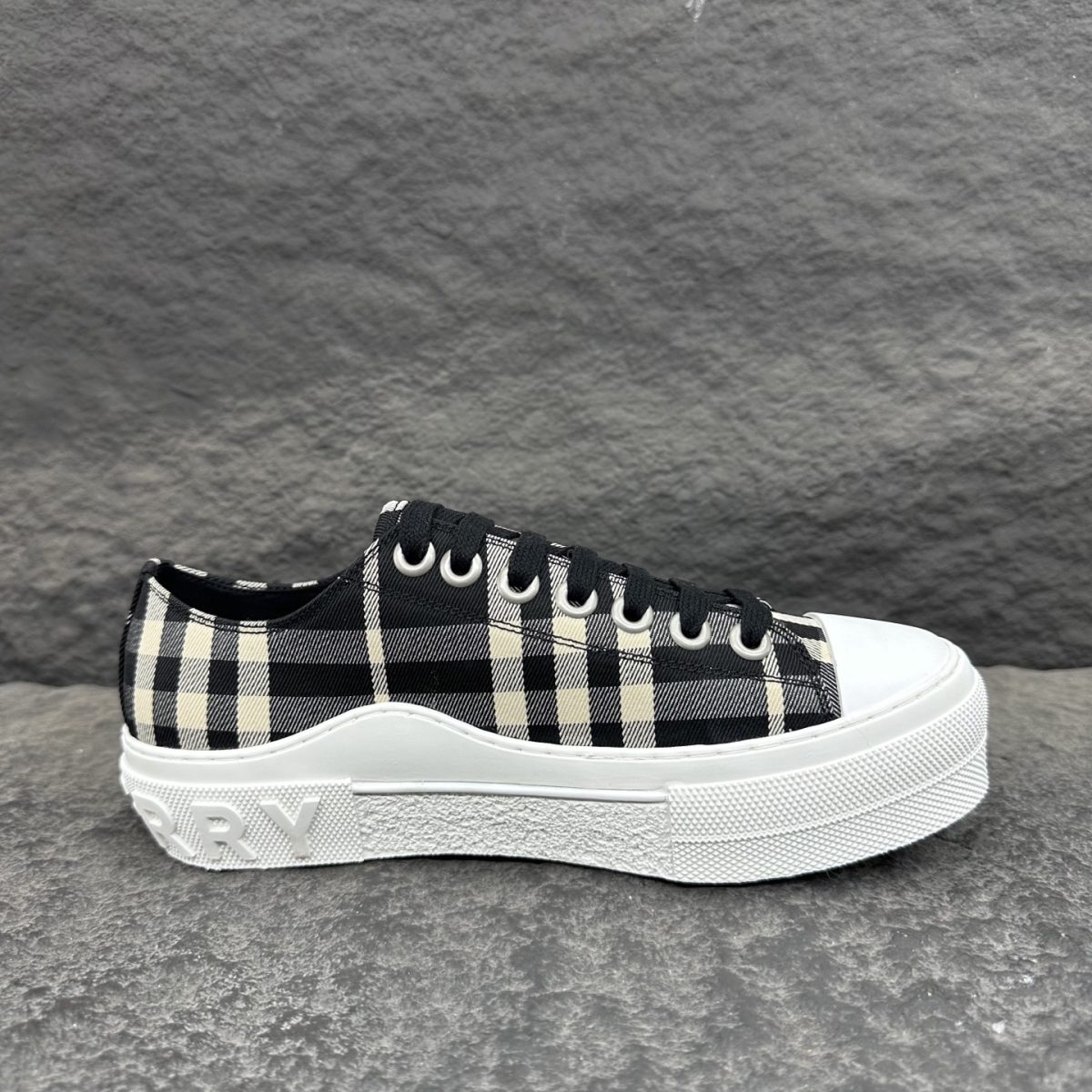 Burberry Sneaker Size 36-45 - Image 9