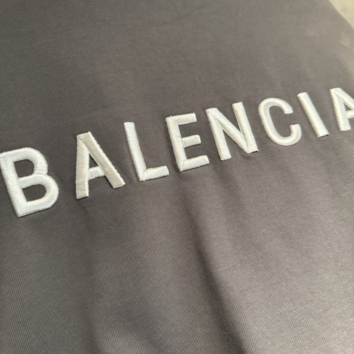 Balenciaga Unisex Sweatshirt Size S-XL - Image 3