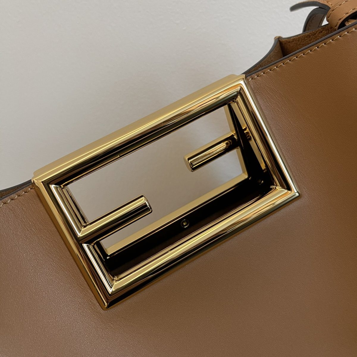 Fendi New Shoulder Bags 20*17*9cm - Image 3