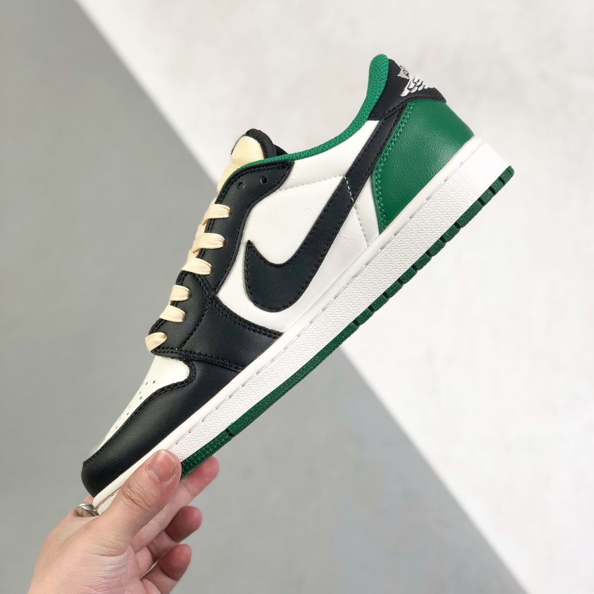 Nike Air Jordan 1 x Travis Scott Low Top Sneaker Shoes Gr. 36-46 - Image 4
