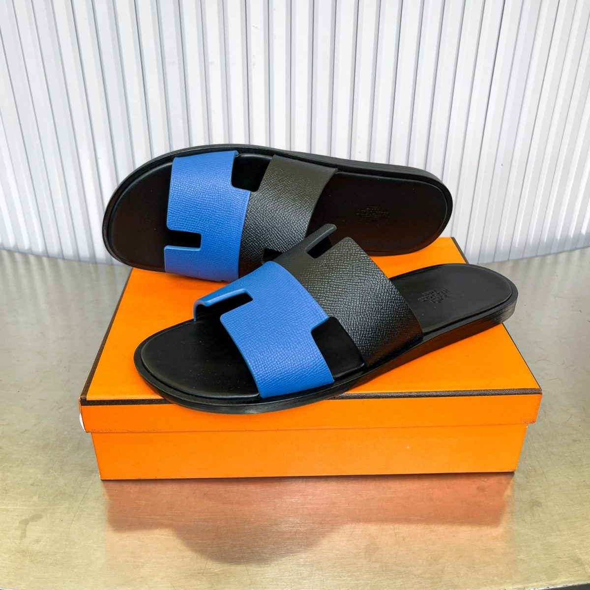 Hermes lzmir Sandals Size 40-45 - Image 3