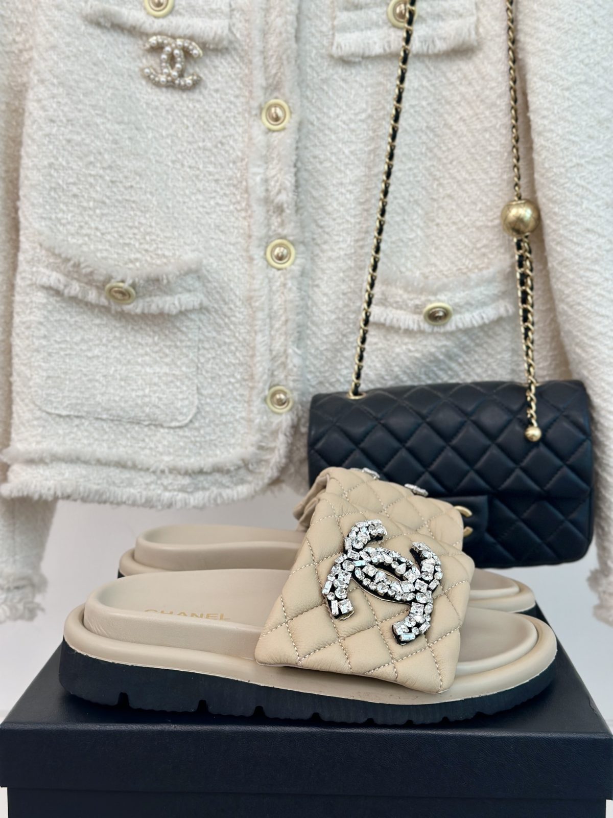 Chanel 2024 New Slippers Size 36-41 - Image 2