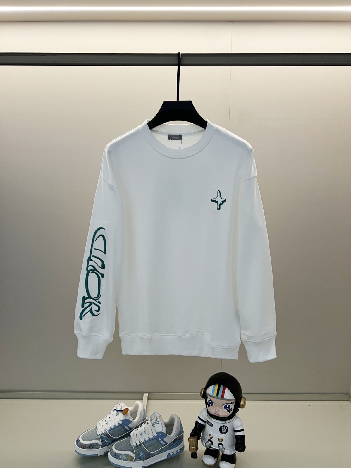 Dior New Unisex Sweatshirt Size S-XL - Image 1