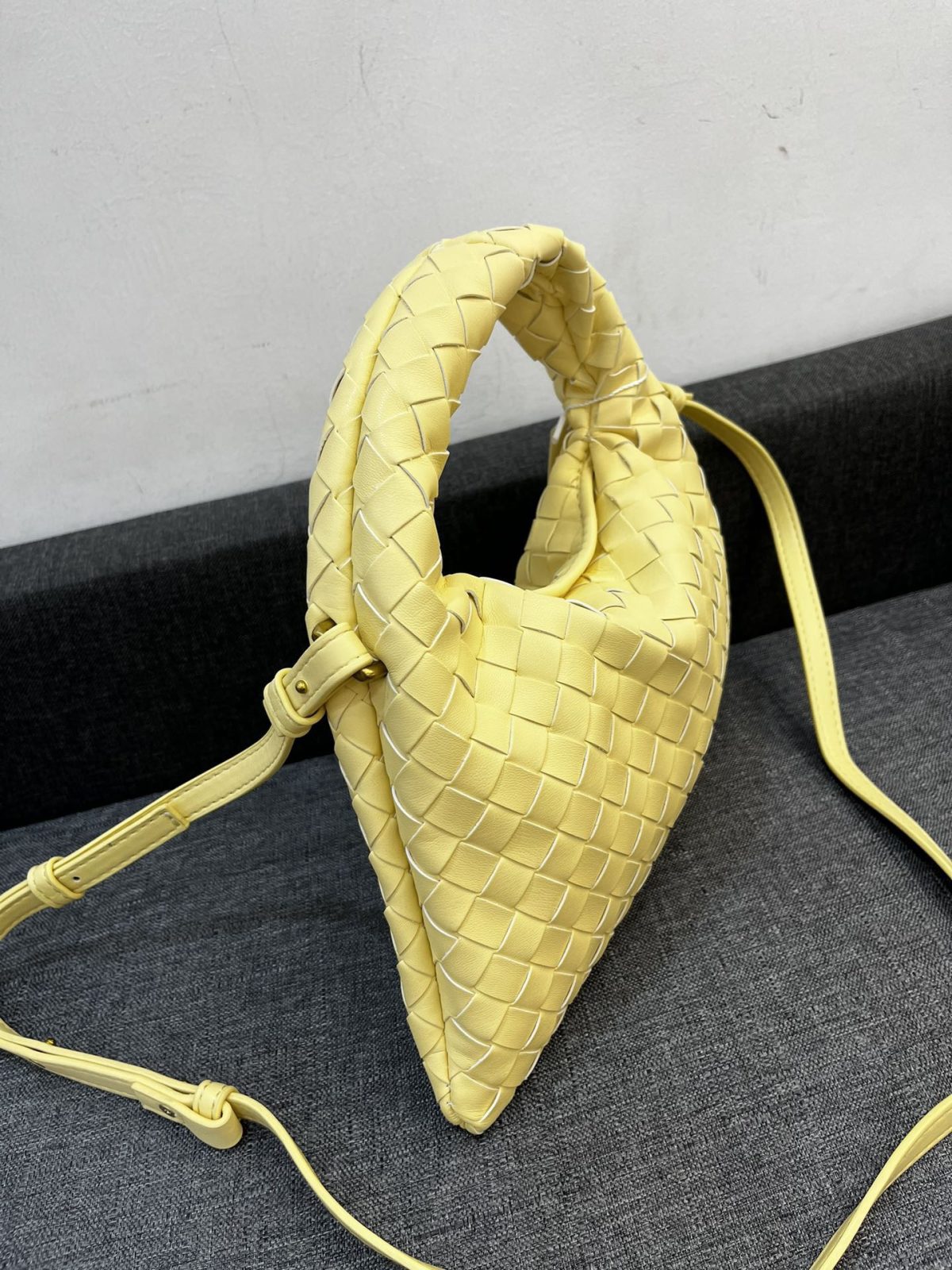 Bottega Veneta HO Shoulder Bags 28*17cm - Image 3