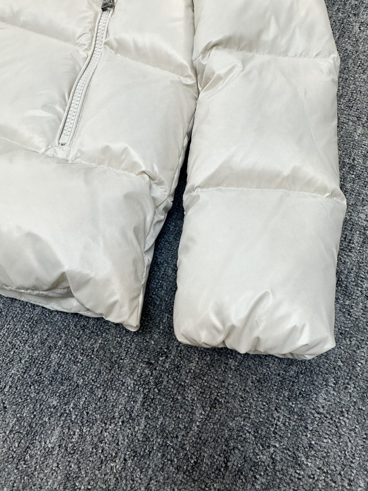 Moncler Avoce Women Down Jacket Size S-XL - Image 5