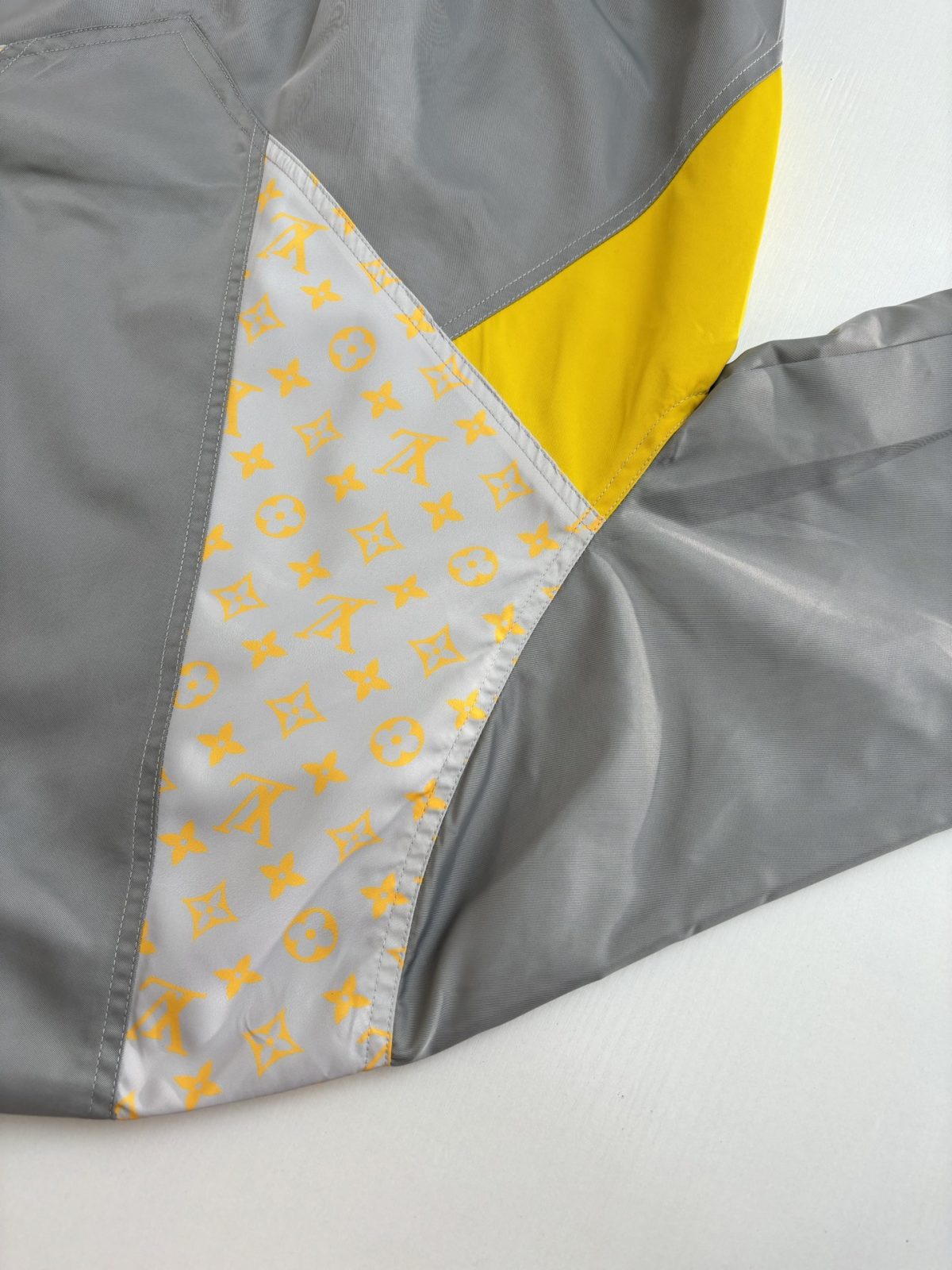 Louis Vuitton Unisex Jacket Size S-XL - Image 4