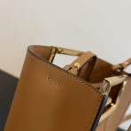 Fendi New Shoulder Bags 20*17*9cm - Image 6