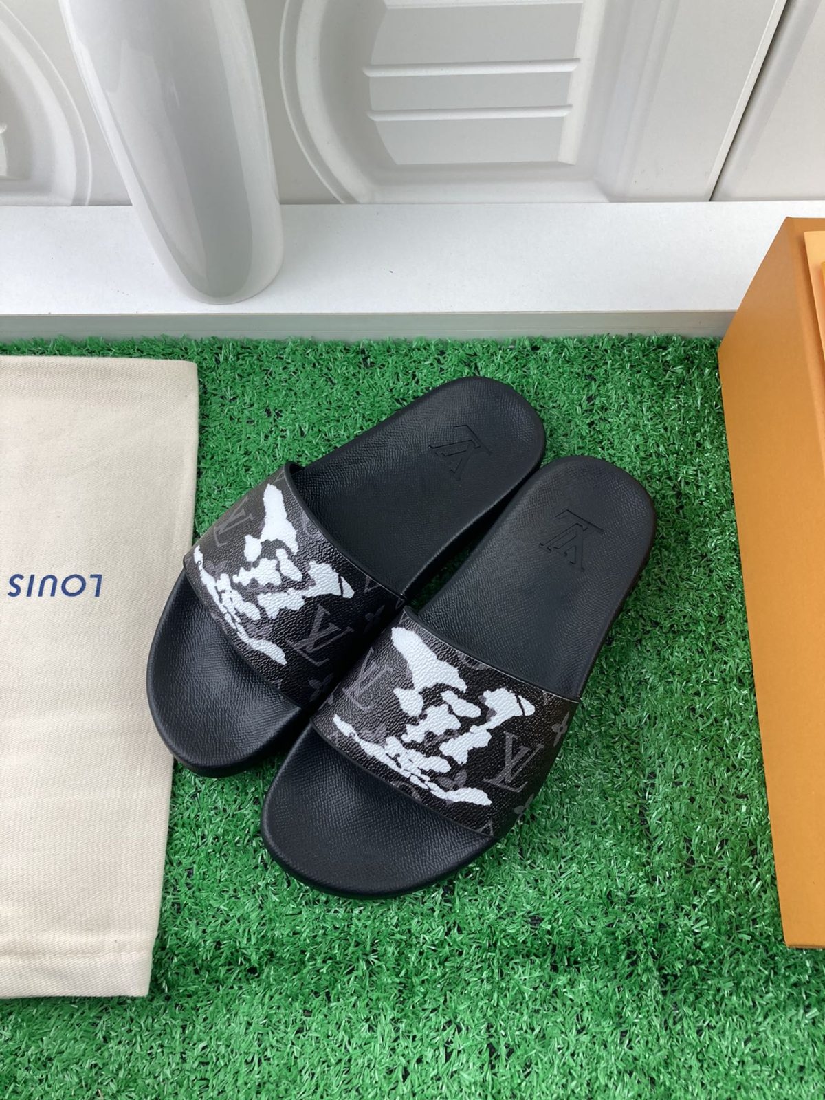 Louis Vuitton 2024ss Candy Series Slippers Size 36-45 - Image 3