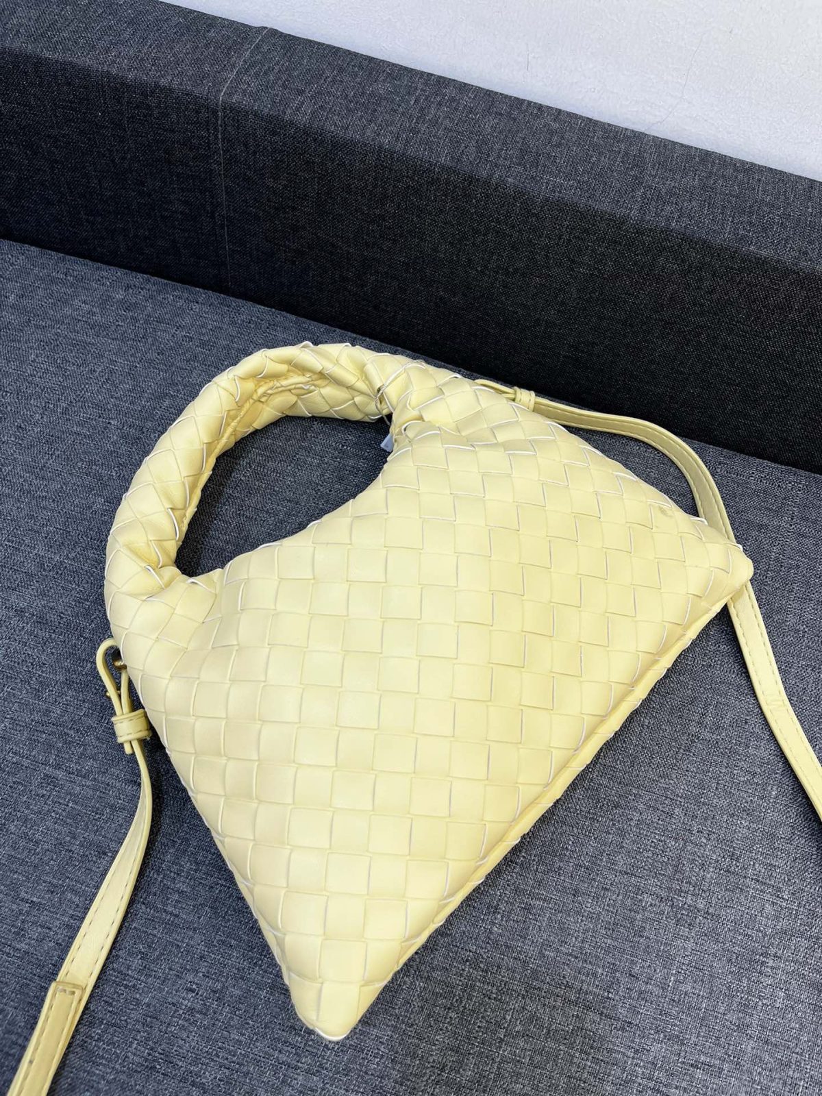 Bottega Veneta HO Shoulder Bags 28*17cm - Image 6