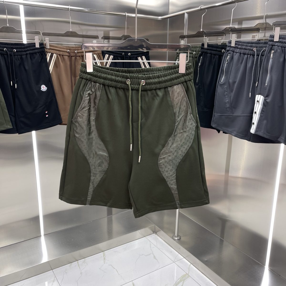 Louis Vuitton Shorts M-3XL - Image 1