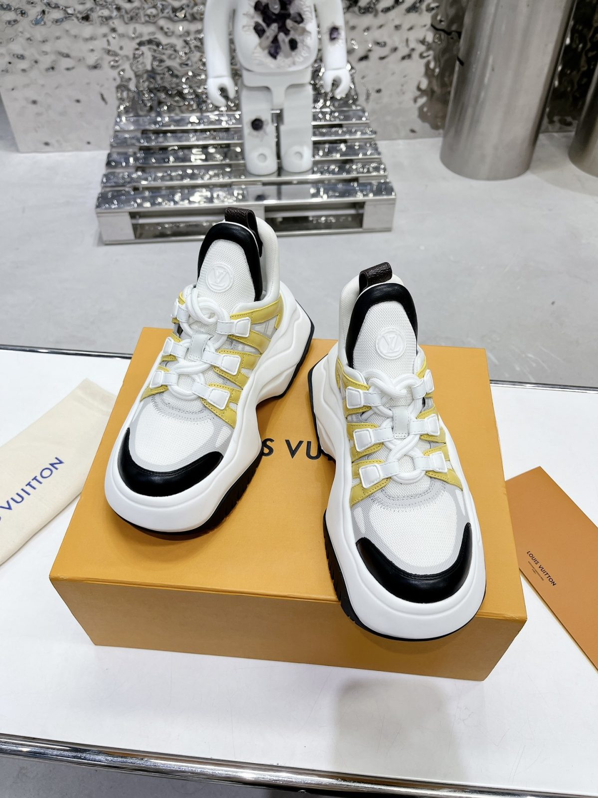 Louis Vuitton Cruise23 Archlight 2.0 Sneaker Size 36-41 - Image 3