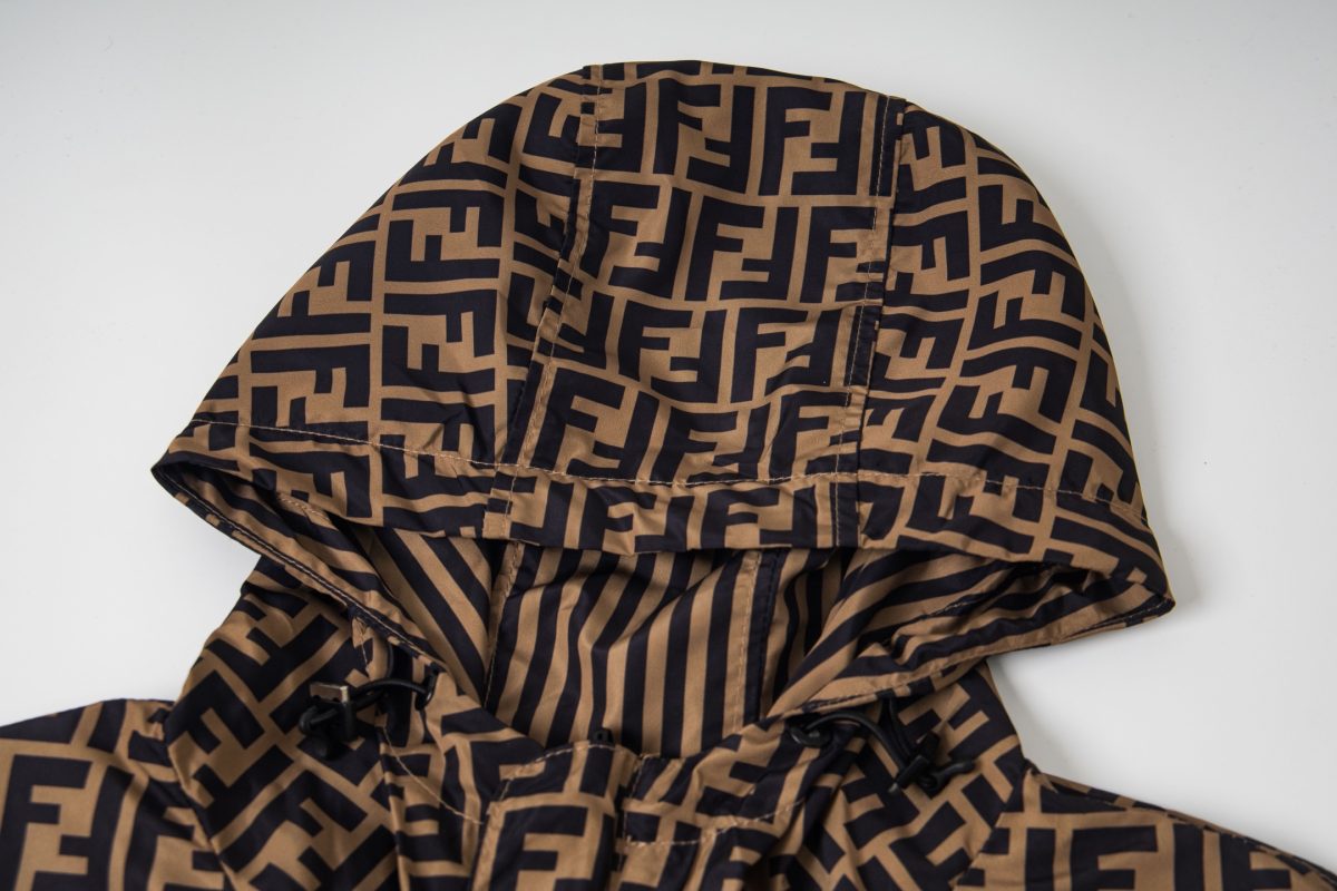 Fendi New Jacket Size S-XL - Image 4