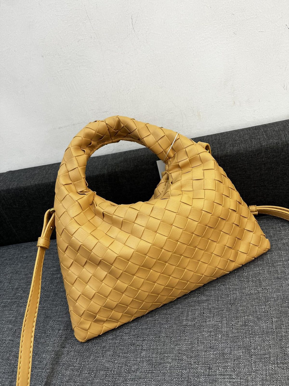 Bottega Veneta HO Shoulder Bags 28*17cm - Image 5