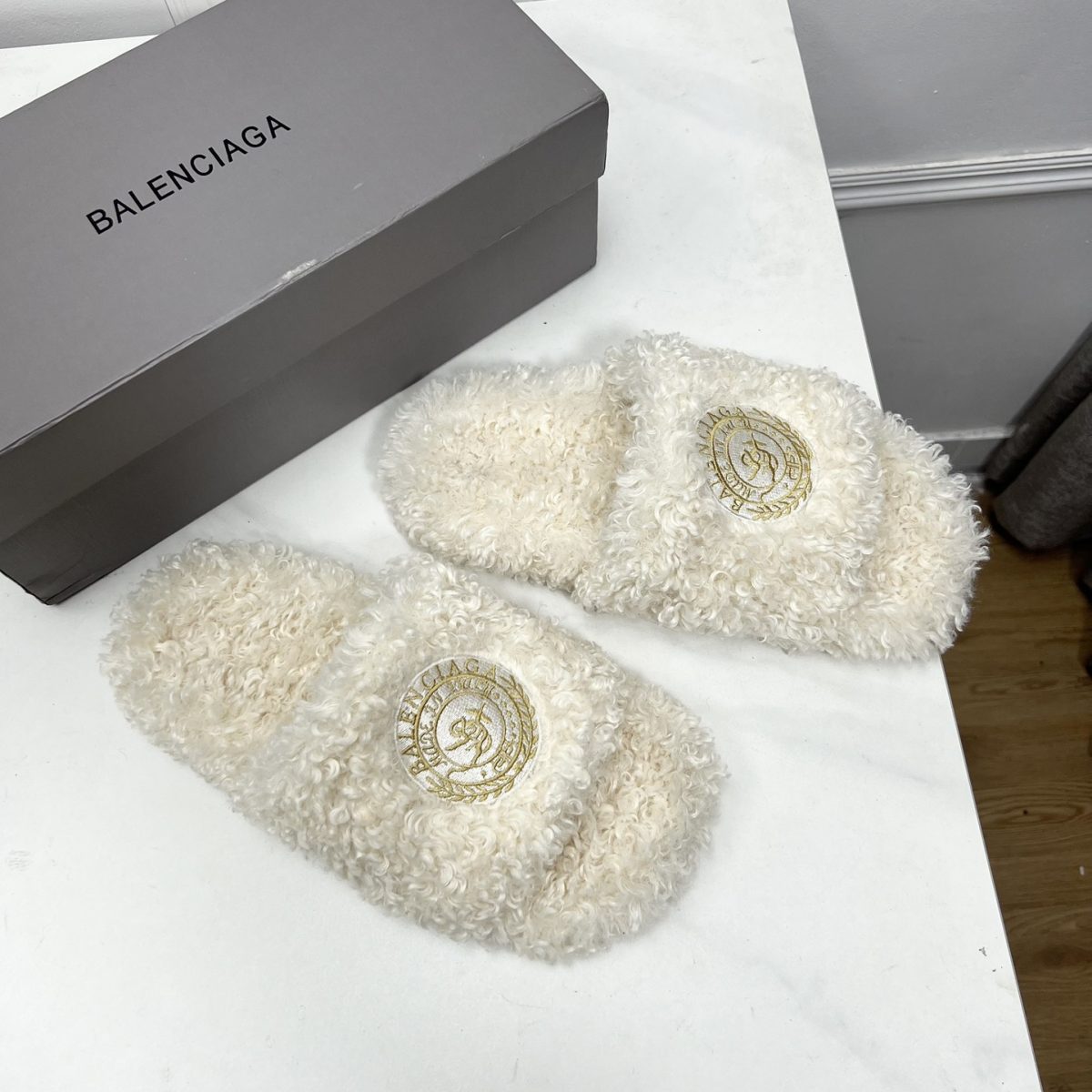 Balenciaga 23fw Women Winter Slippers Size 36-40 - Image 3