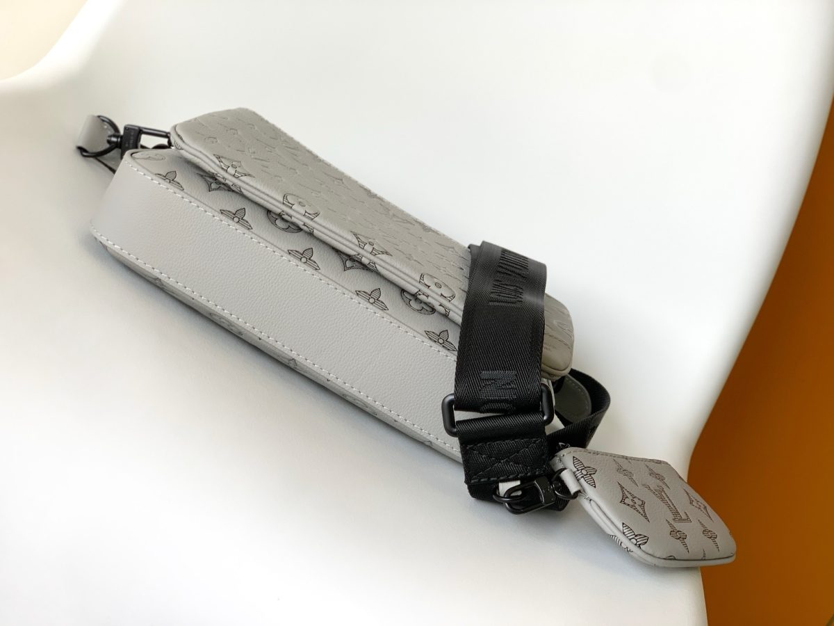 Louis Vuitton M46603 Men Shoulder Bags Size 25*18.5*7cm - Image 4