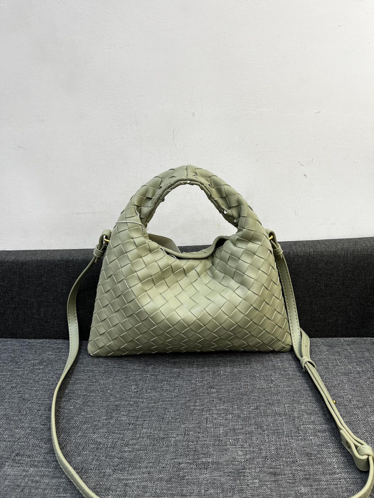 Bottega Veneta HO Shoulder Bags 28*17cm - Image 4