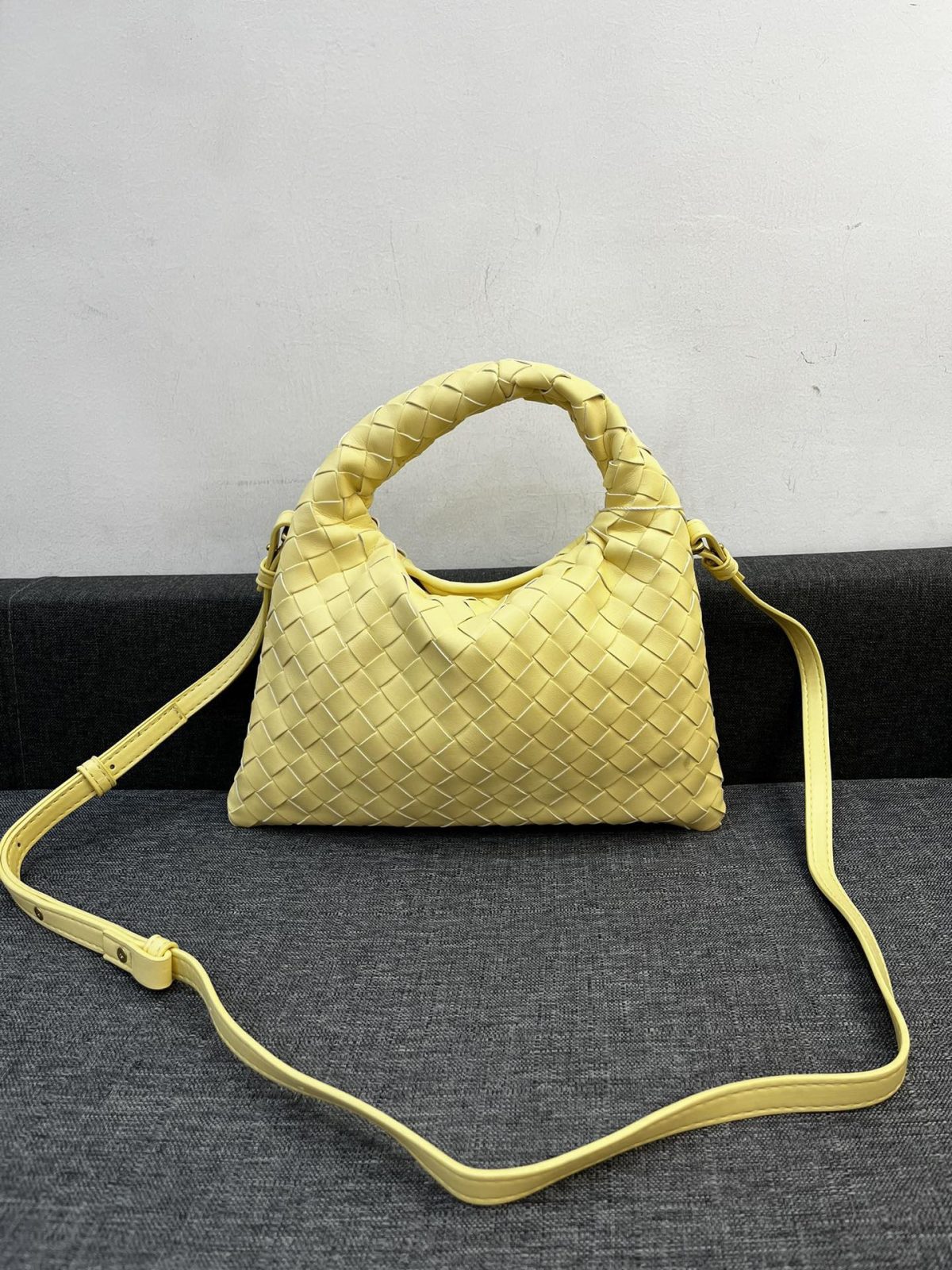 Bottega Veneta HO Shoulder Bags 28*17cm - Image 2