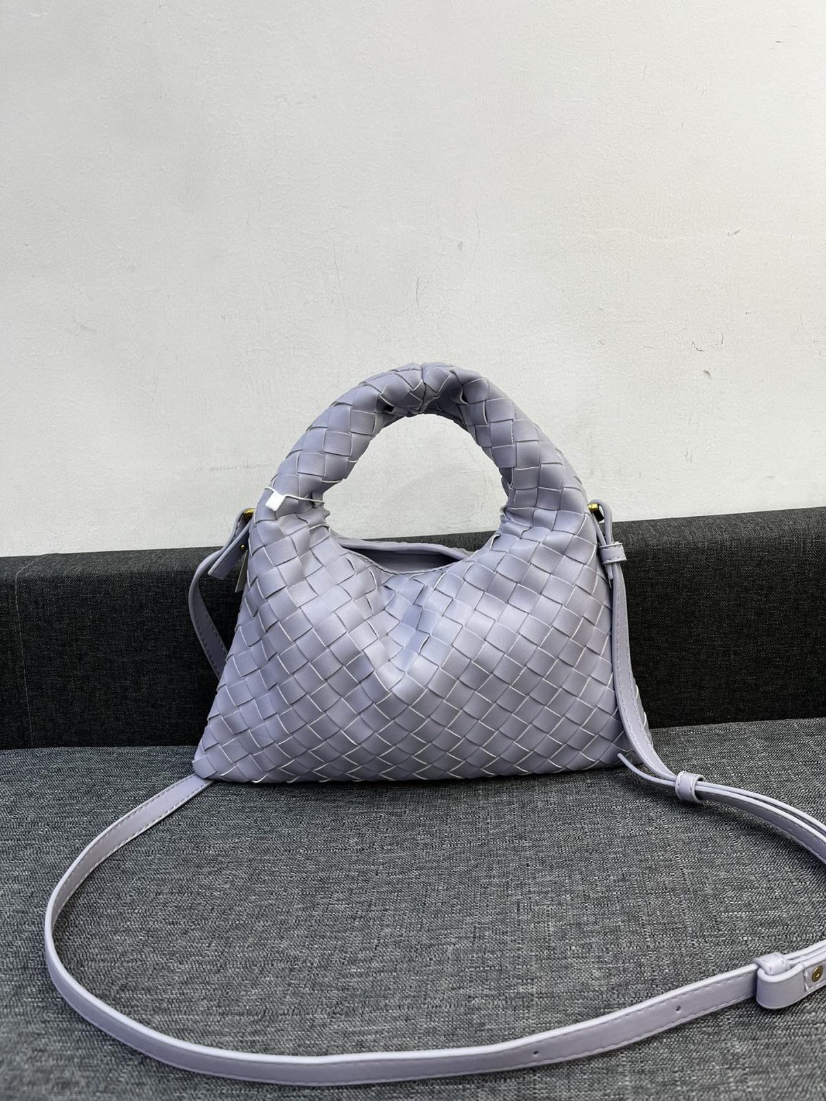 Bottega Veneta HO Shoulder Bags 28*17cm - Image 4