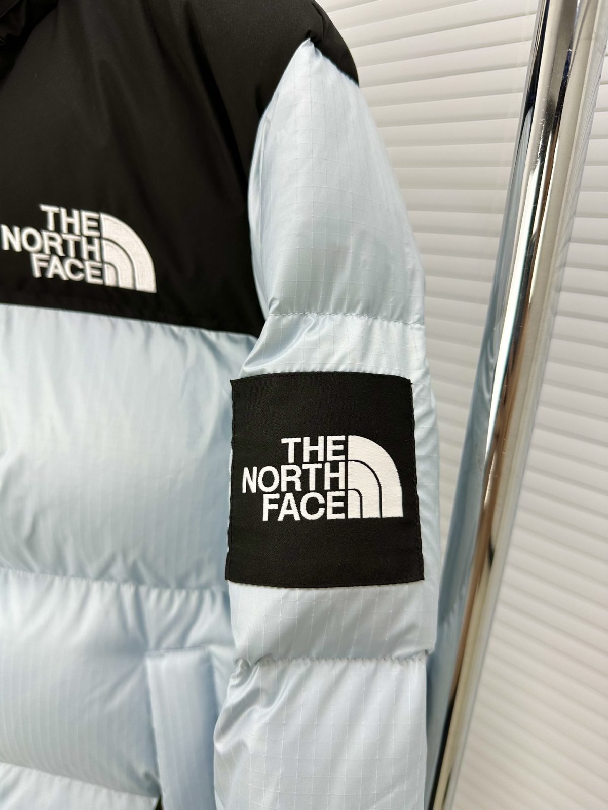 The North Face 1996 Men Women Winter Jacket XS-XXL - Image 4