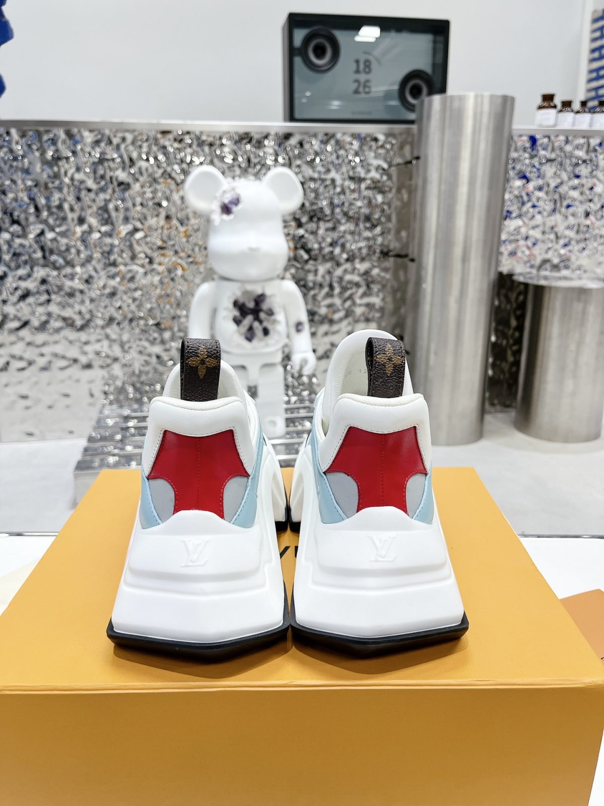 Louis Vuitton Cruise23 Archlight 2.0 Sneaker Size 36-41 - Image 8