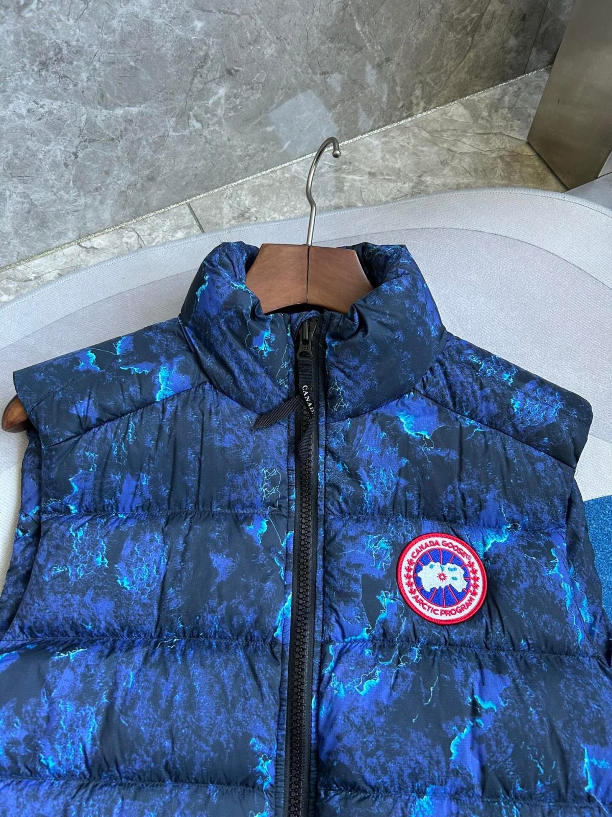 Canada Goose E2229 Crofton Vest-WD Men Winter Vest Size S-XXL - Image 7