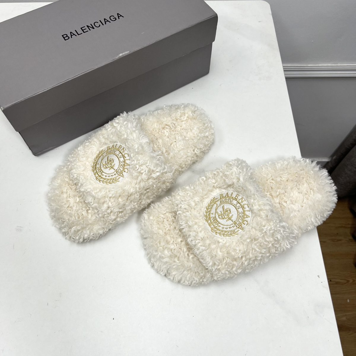 Balenciaga 23fw Women Winter Slippers Size 36-40 - Image 2