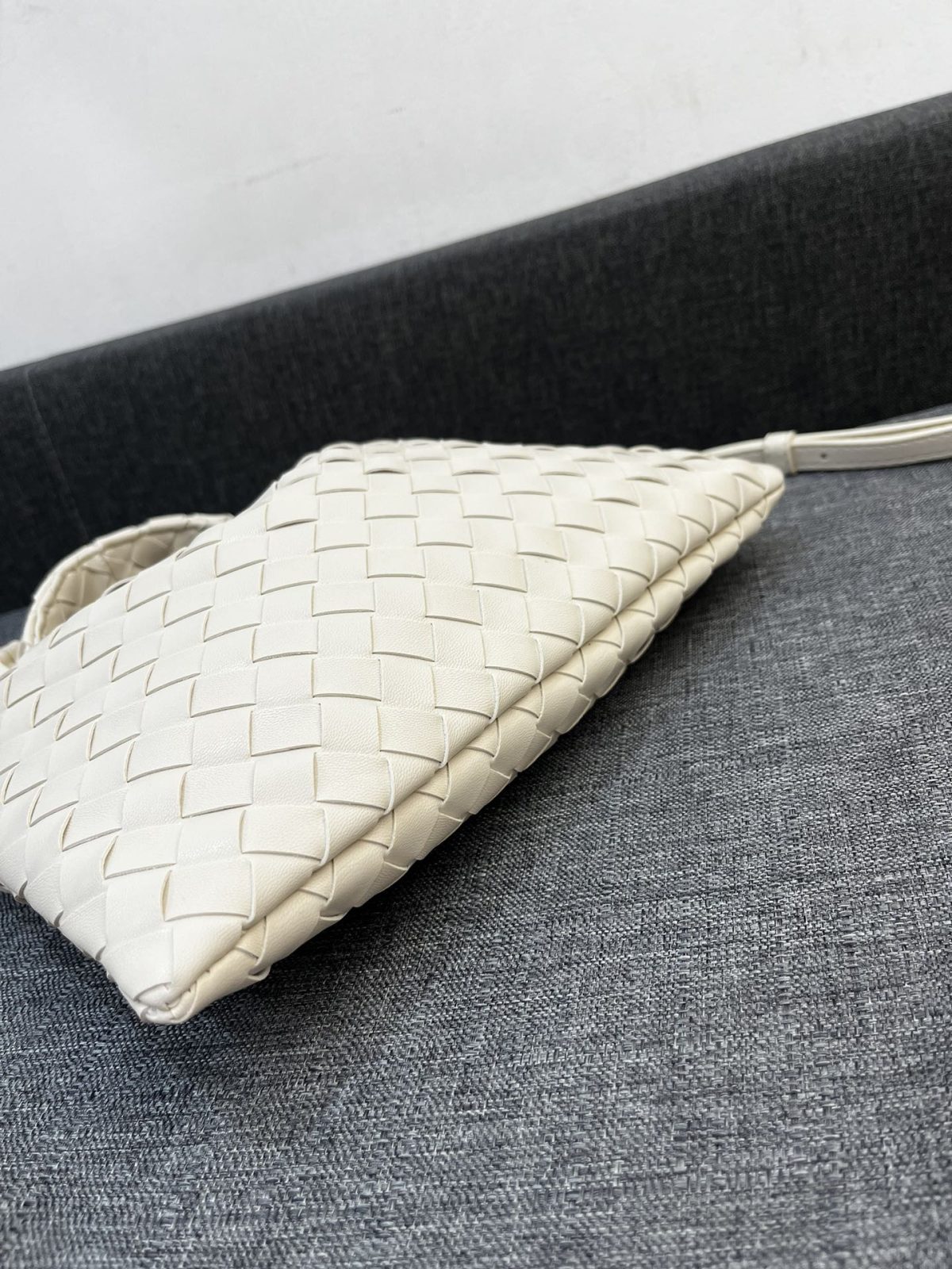 Bottega Veneta HO Shoulder Bags 28*17cm - Image 6