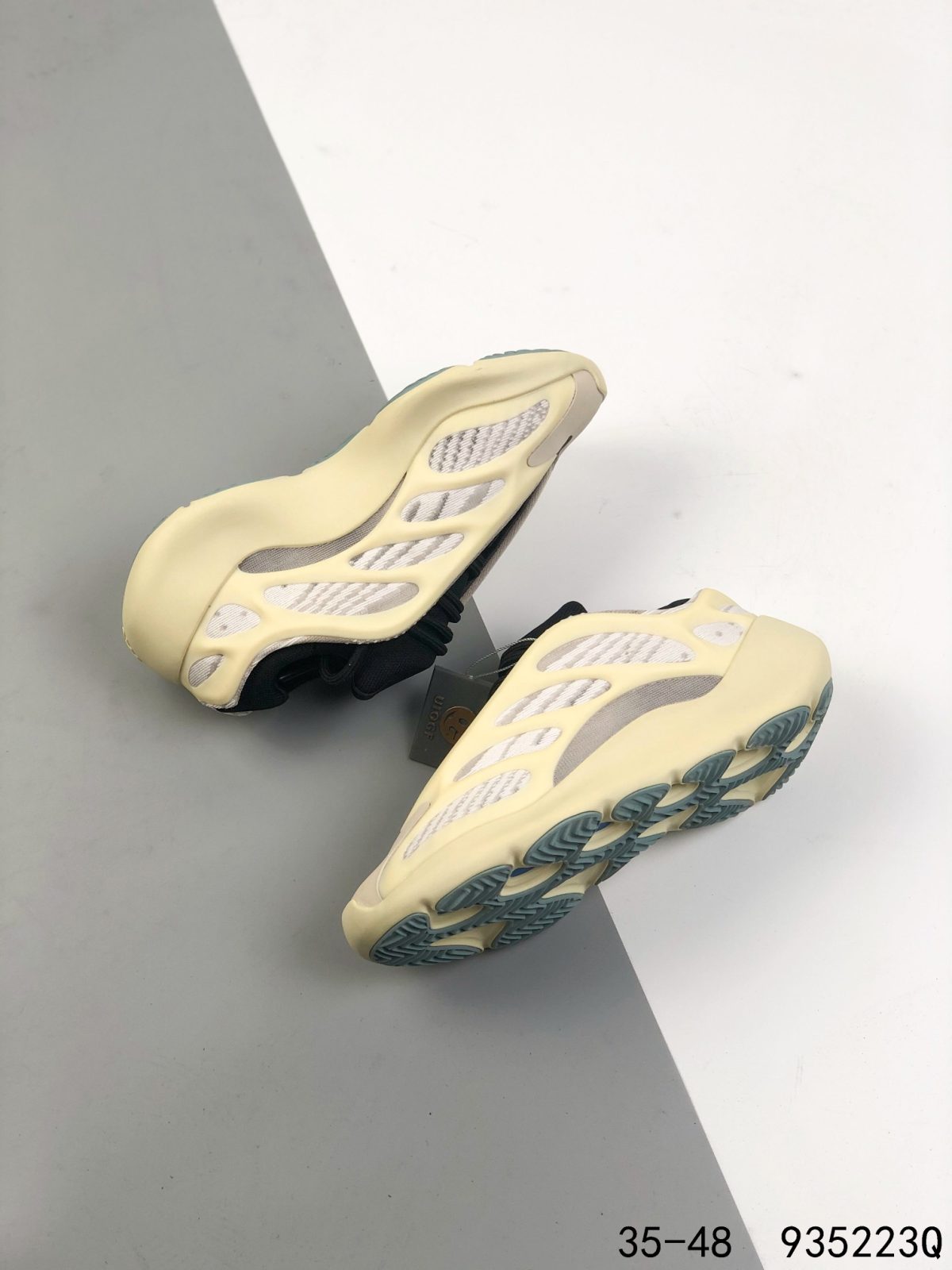 Yeezy 700 V3 Mens/Women's Sneakers Shoes 35 - 48 - Image 4
