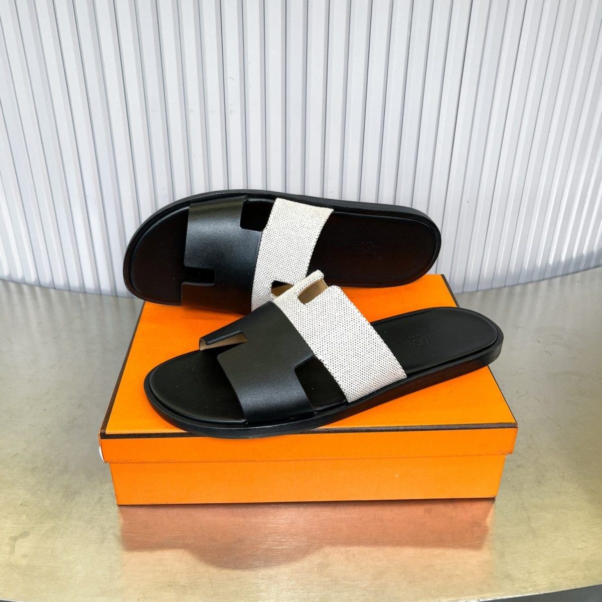 Hermes lzmir Sandals Size 40-45 - Image 3