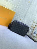 Louis Vuitton M46955 Alpha Shoulder Bags Size 11*18*6cm - Image 3