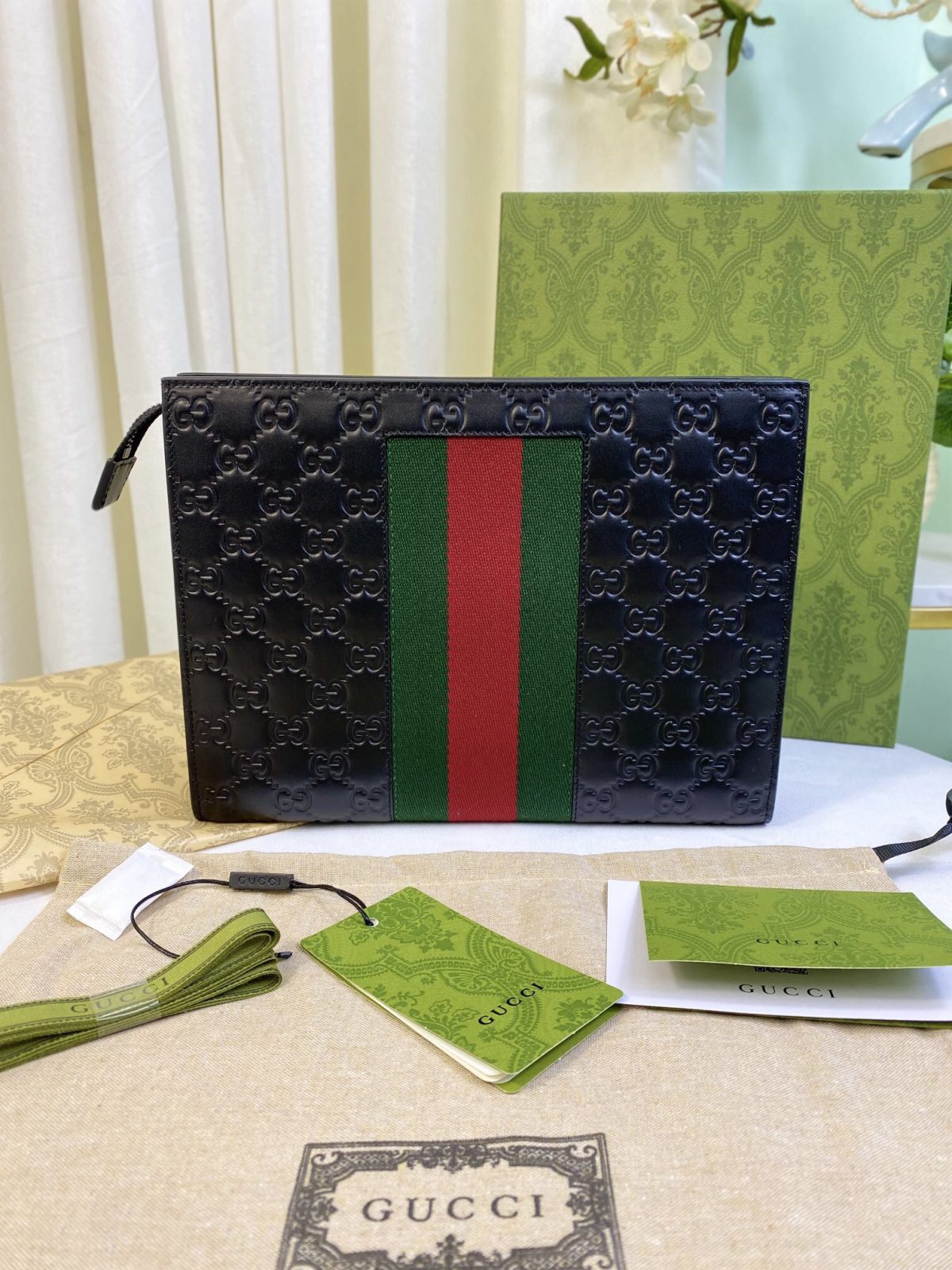 Gucci New GG Supreme Pouch Size 26*20*6cm Style 475316 - Image 2