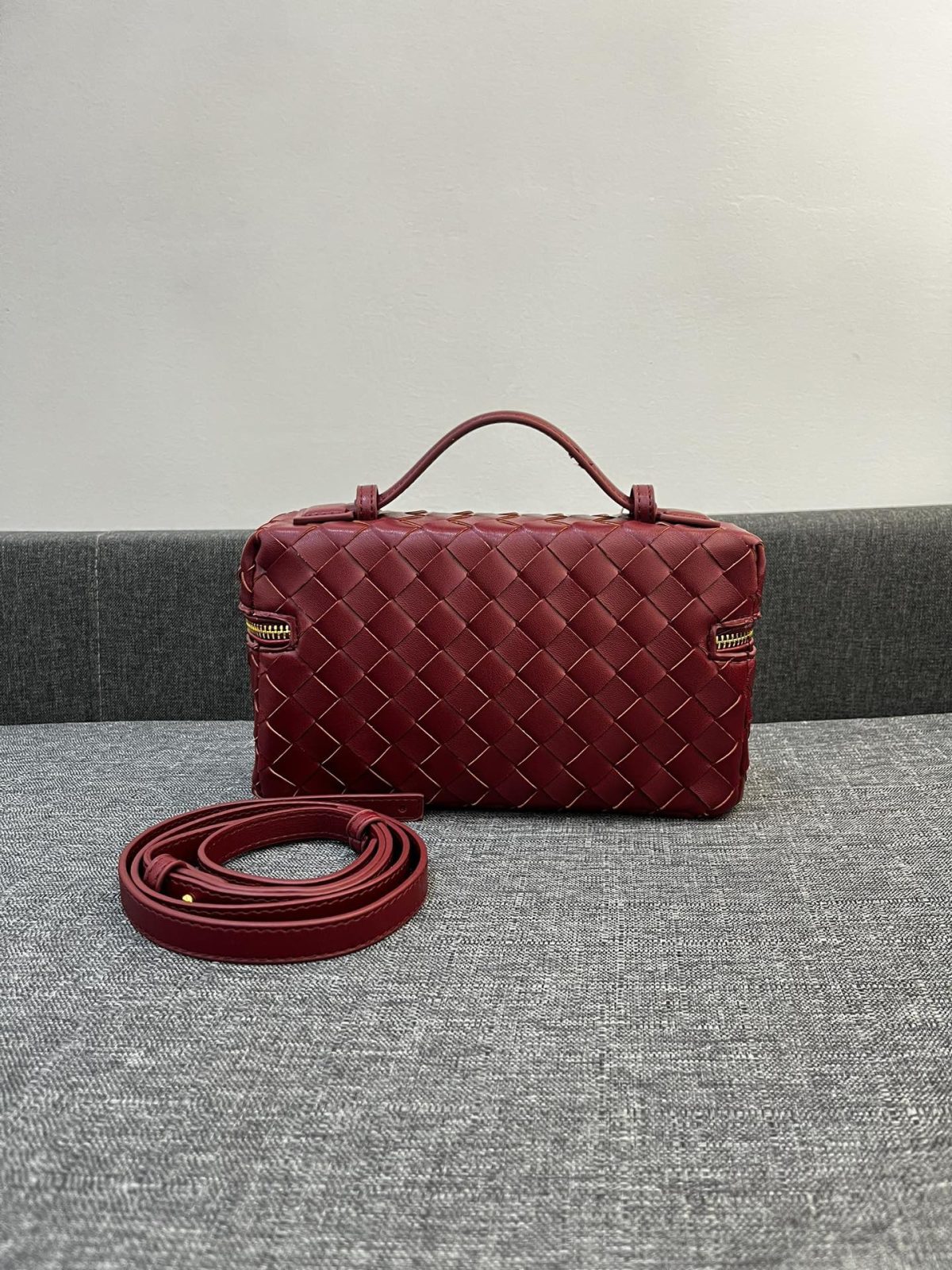 Bottega Veneta Vanity Case Shoulder Bags 24*13*6cm - Image 3