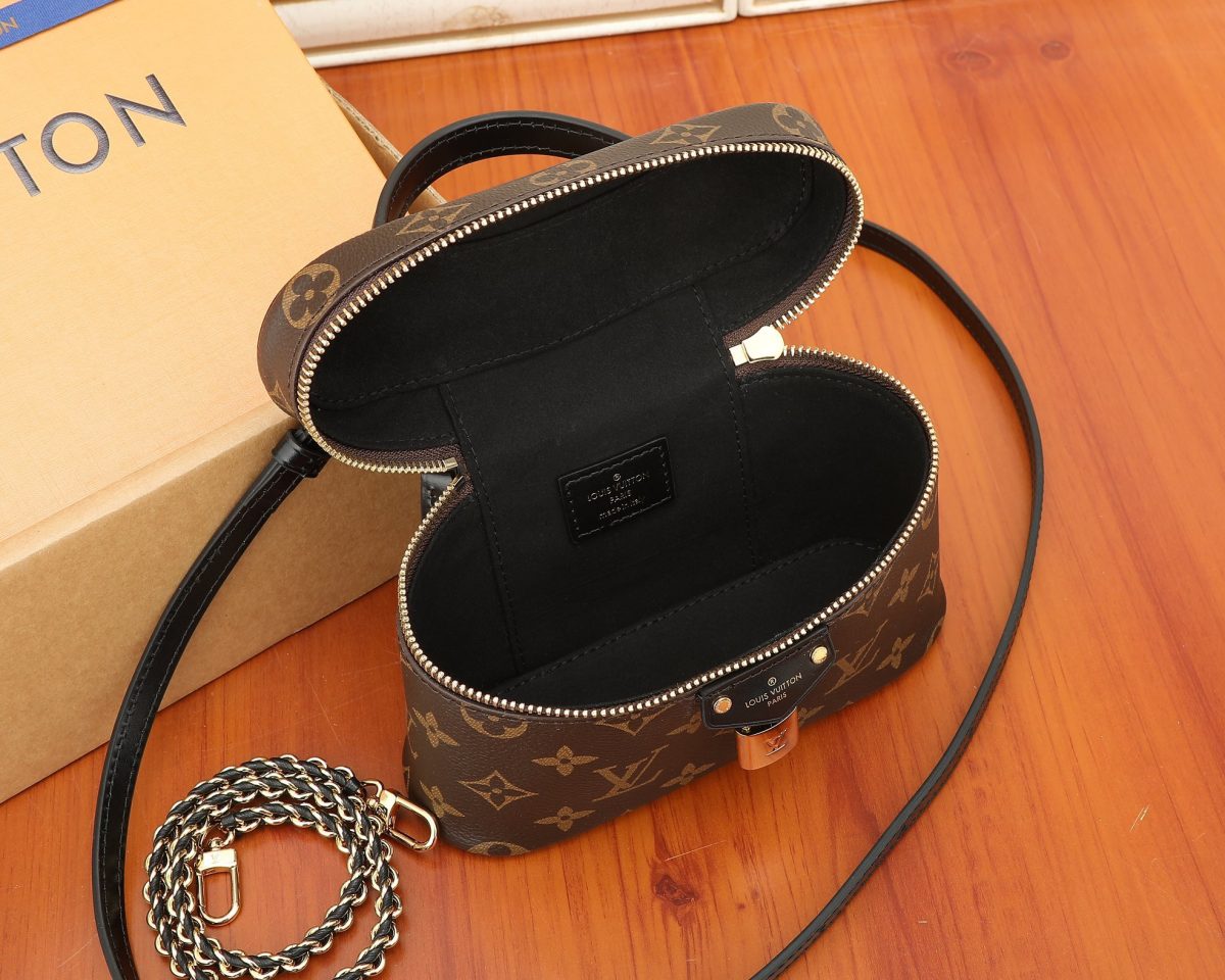 Louis Vuitton M47125 Vanity Chain Pouch Shoulder Bags Size 19*11*6cm - Image 9