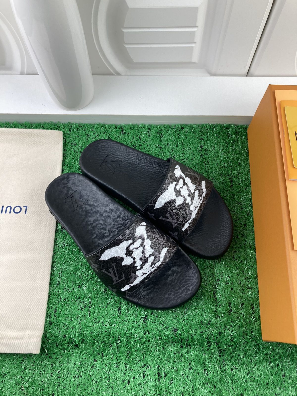 Louis Vuitton 2024ss Candy Series Slippers Size 36-45 - Image 2