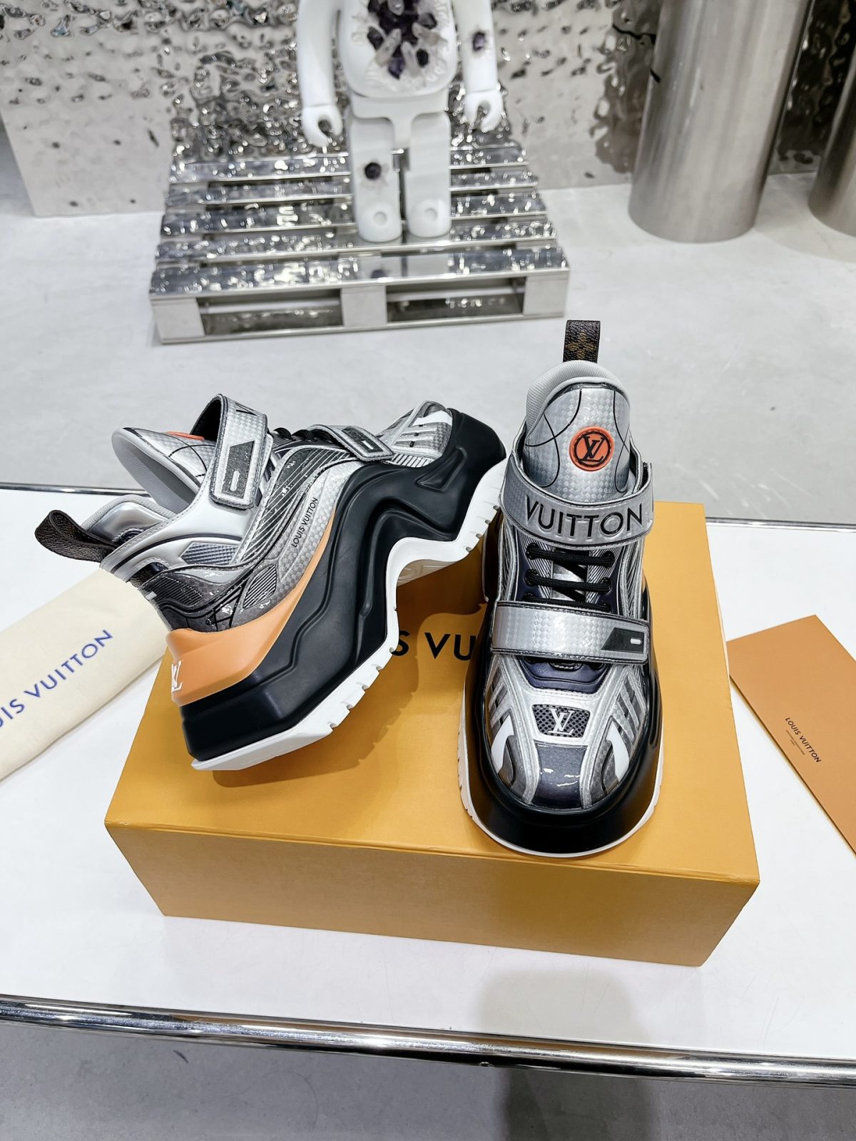 Louis Vuitton Cruise23 Archlight 2.0 Sneaker Size 36-41 - Image 4