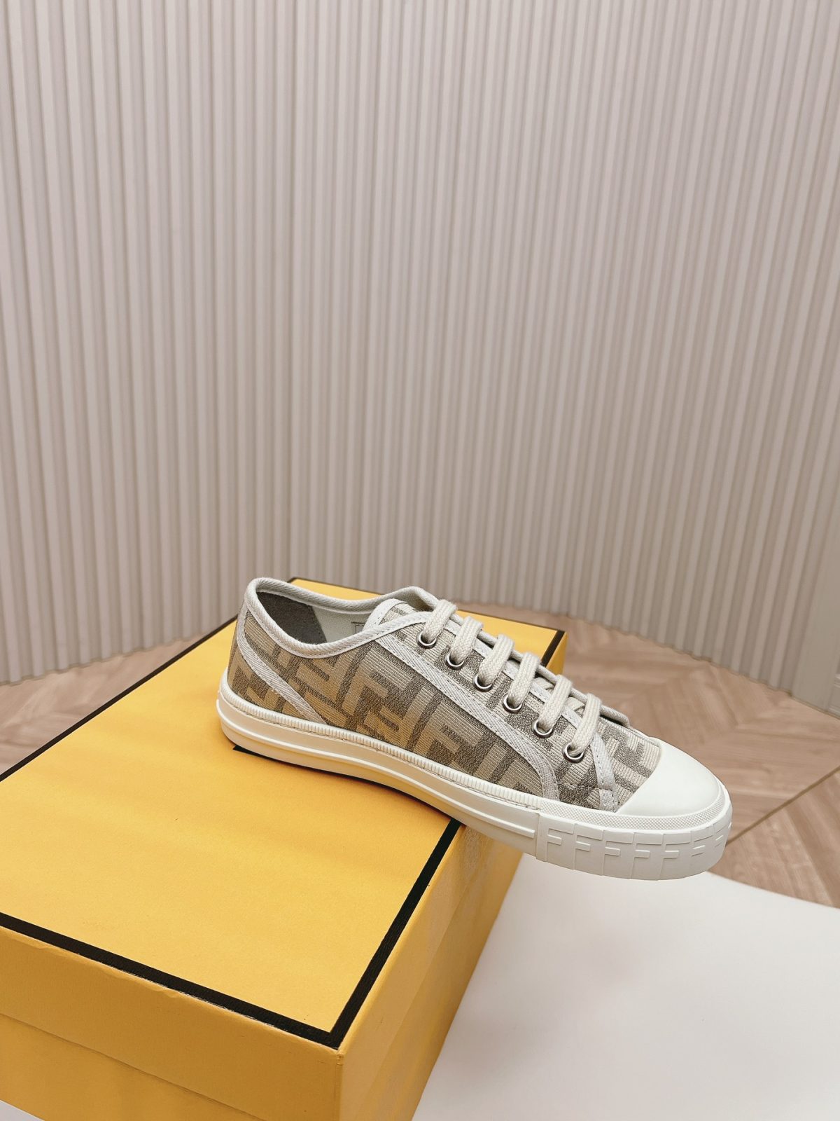 Fendi 2024ss New arrival Sneaker Size 36-40 - Image 4