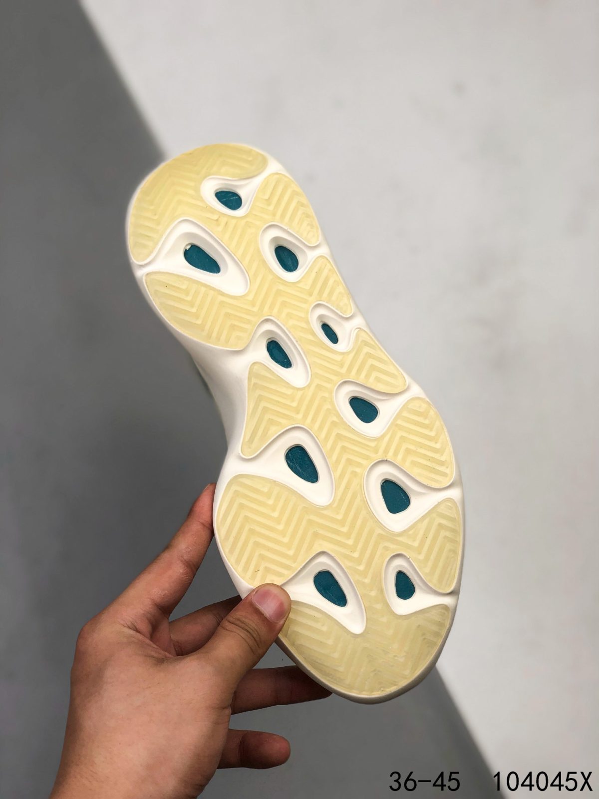 Yeezy 700 V3 Mens/Women's Sneakers Shoes 36 - 45 - Image 7