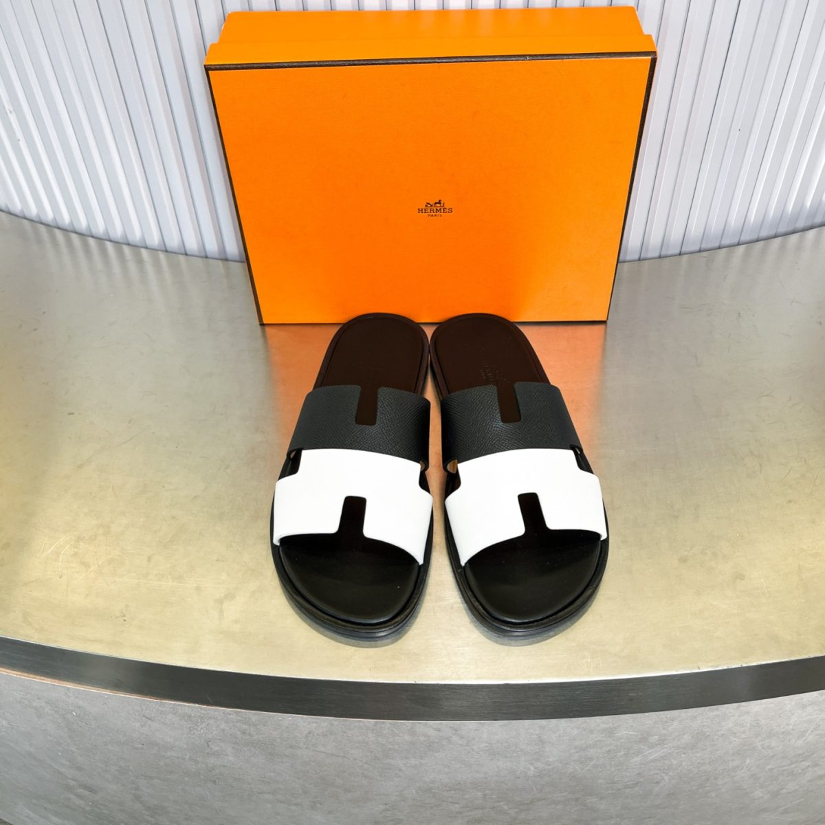 Hermes lzmir Sandals Size 40-45 - Image 2