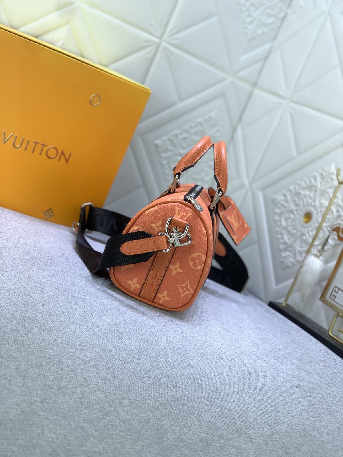 Louis Vuitton Monogram Eclipse Reverse Keepall 25 Travel Bags Size 25*15*11cm - Image 5